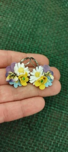 Květinová náušnice