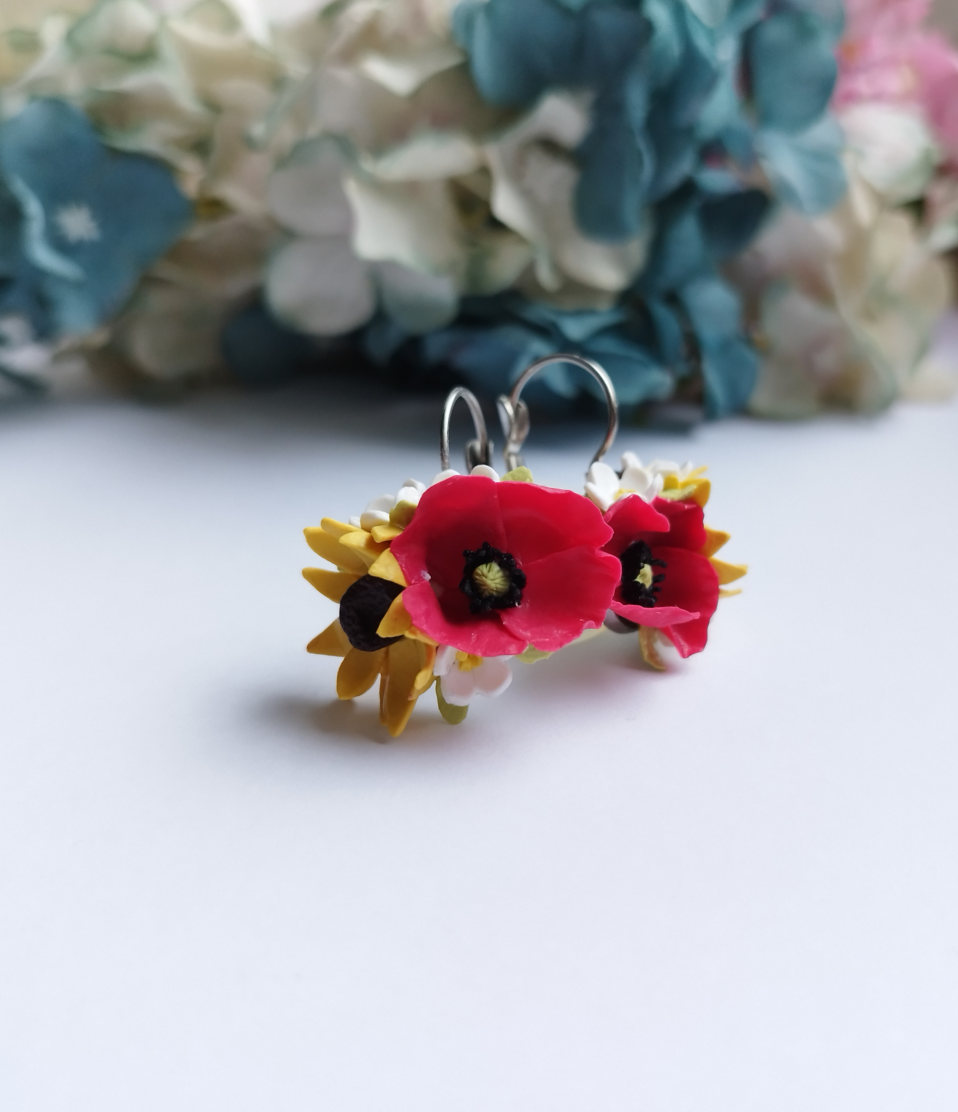 Květinová náušnice