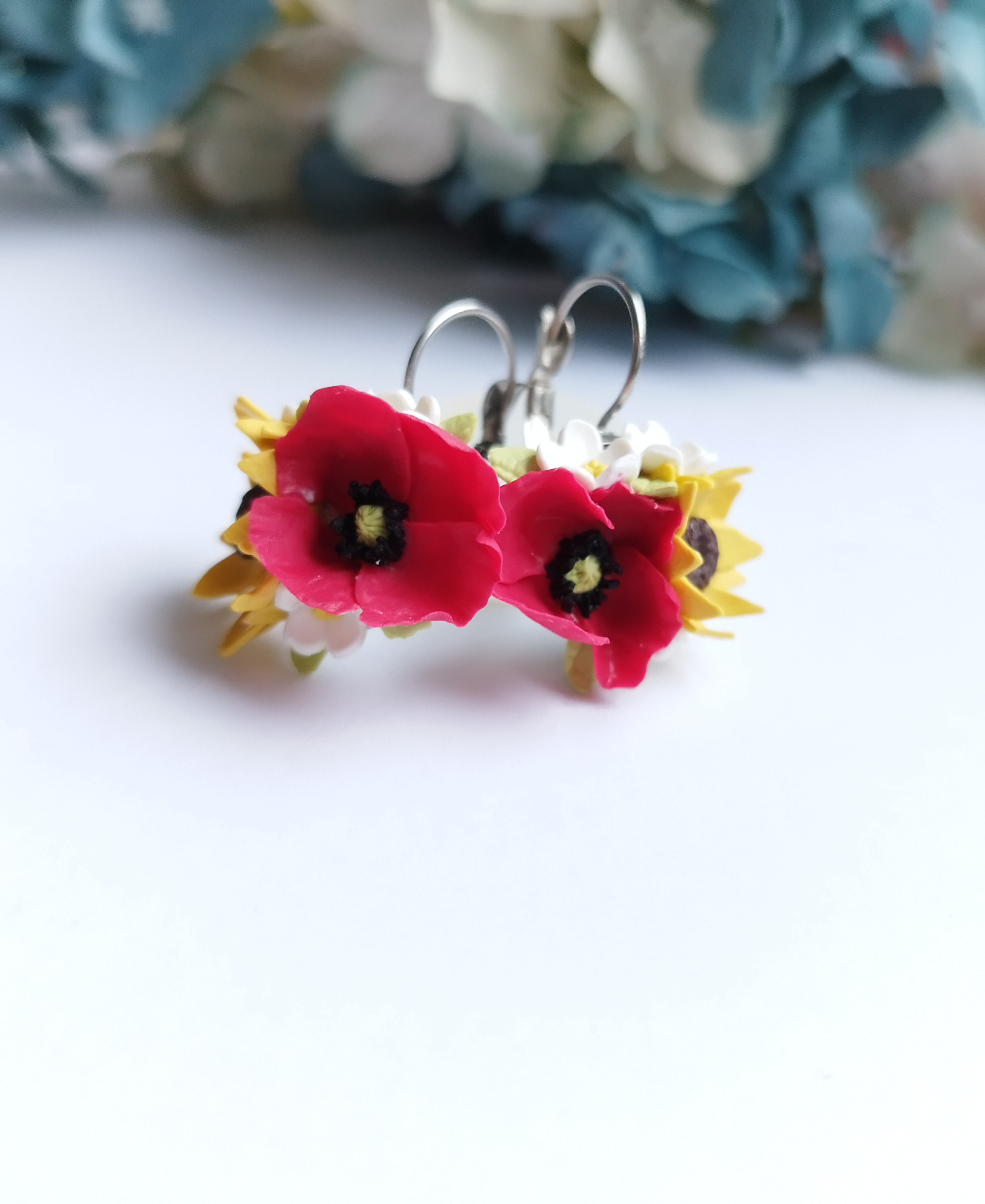 Květinová náušnice