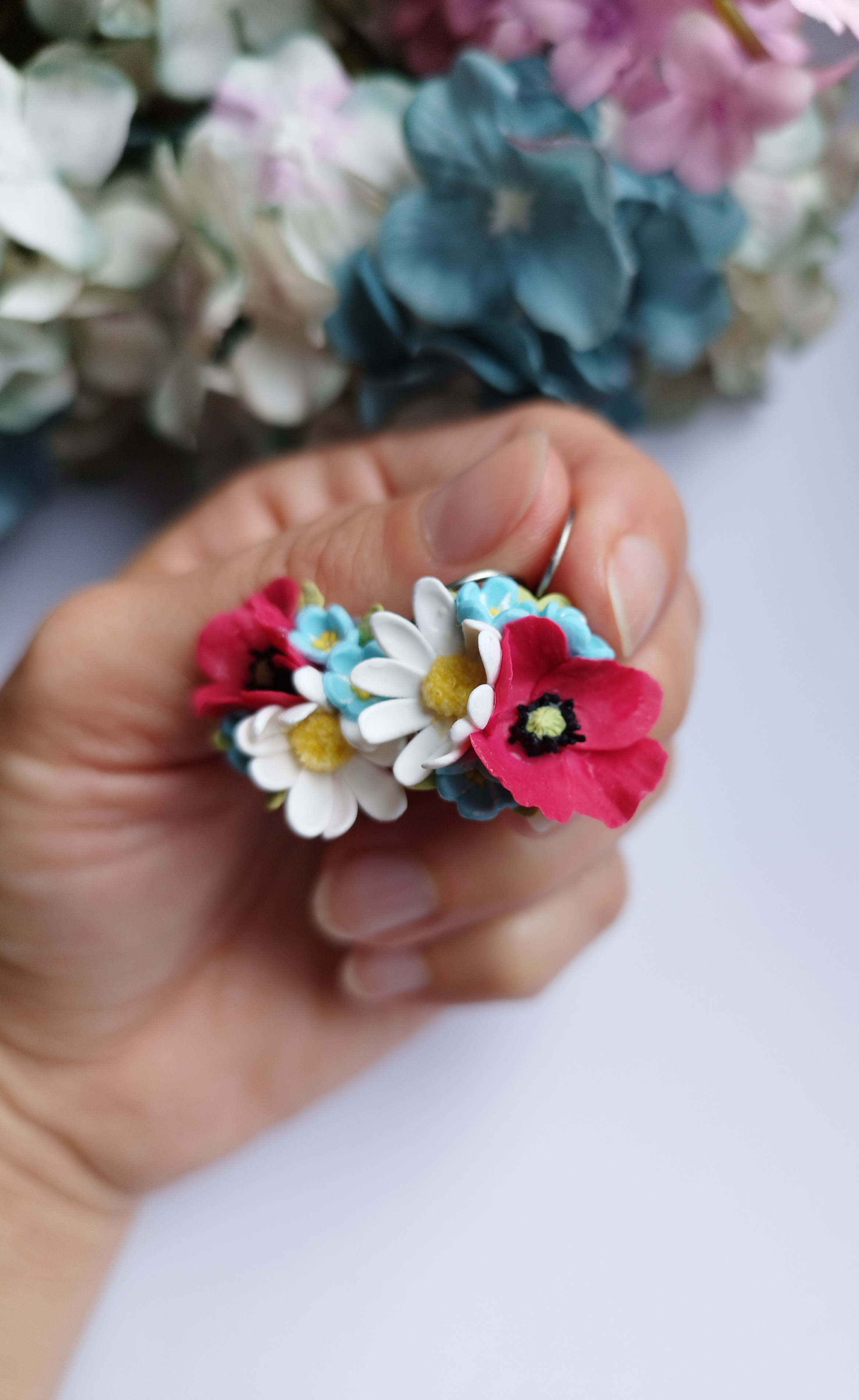 Květinová náušnice