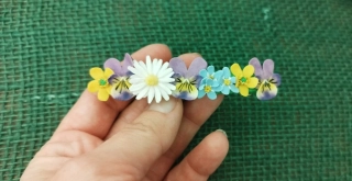 Květinová francouzská spona se sedmikráskou