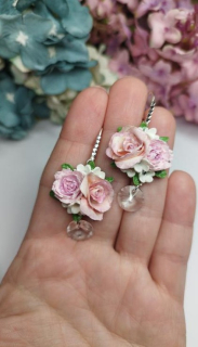 Květinová náušnice